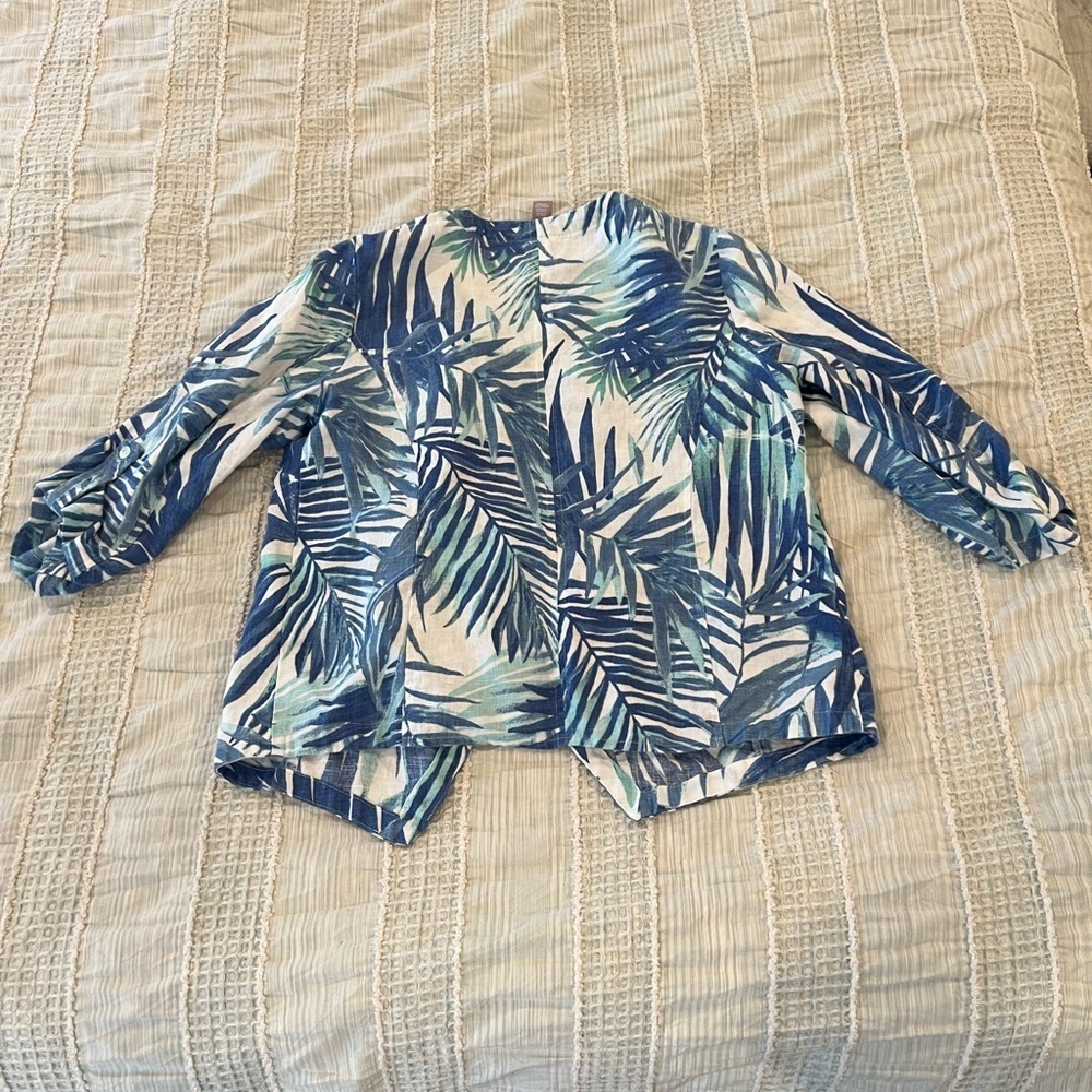 Chico’s Blue & White Tropical Floral Linen‎ Cardigan Top Size 1 - Picture 2 of 6
